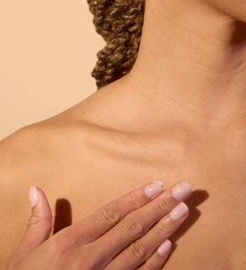 Video of woman applying Seriously Soothing 24hr Moisture Lotion on her skin